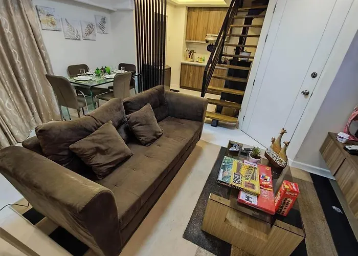 A2j Luxury 2br Near High Street Bgc Taguig Apartment